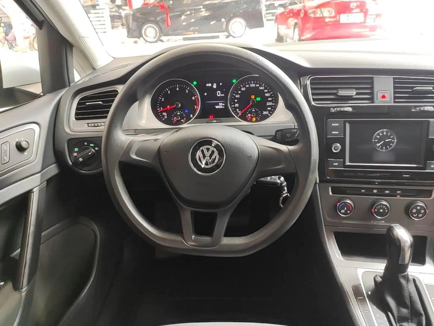 Volkswagen Golf 2016 1.6L Automatic Fashion Model — миниатюра 13