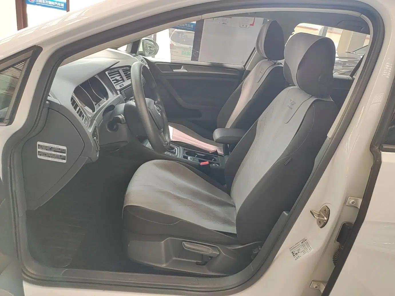 Volkswagen Golf 2016 1.6L Automatic Fashion Model — миниатюра 17