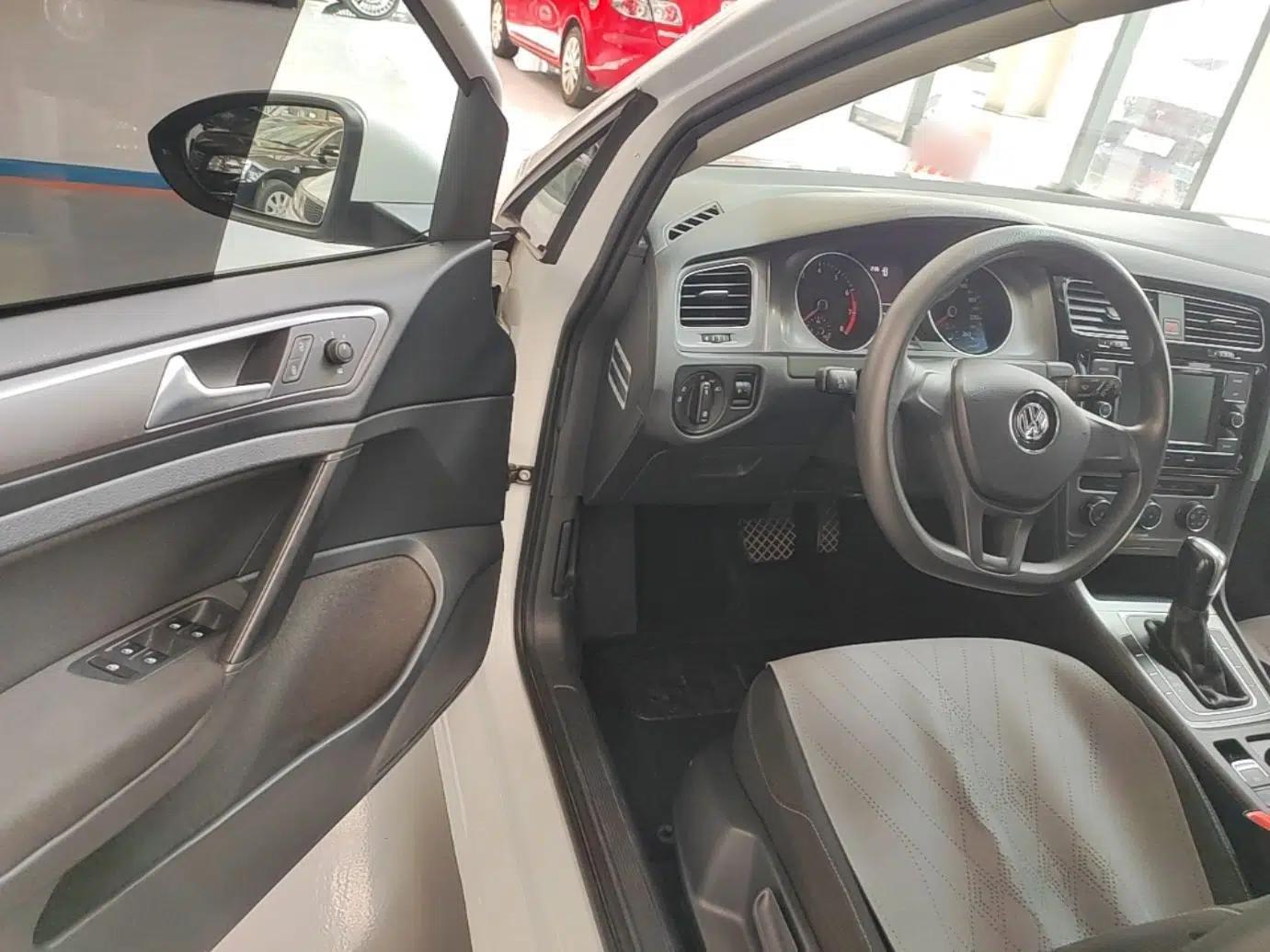 Volkswagen Golf 2016 1.6L Automatic Fashion Model — миниатюра 18
