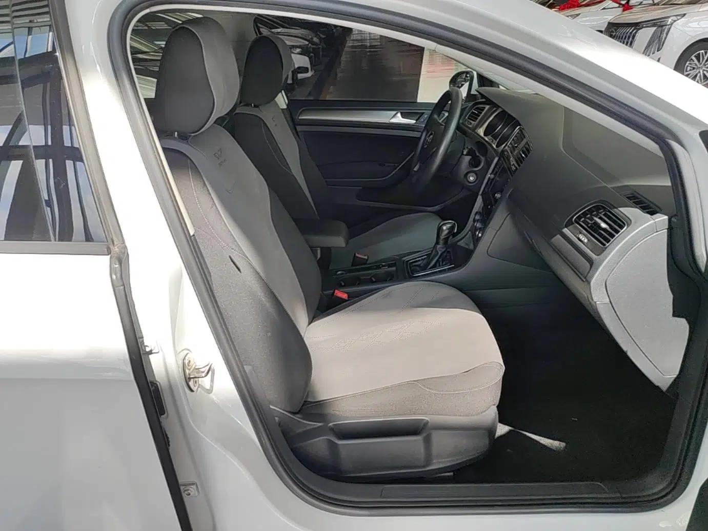 Volkswagen Golf 2016 1.6L Automatic Fashion Model — миниатюра 19