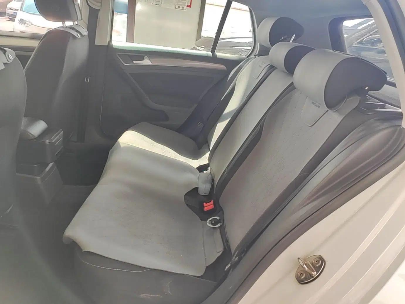 Volkswagen Golf 2016 1.6L Automatic Fashion Model — миниатюра 20