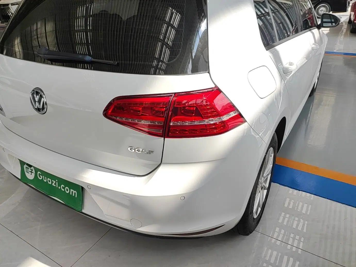 Volkswagen Golf 2016 1.6L Automatic Fashion Model — миниатюра 9