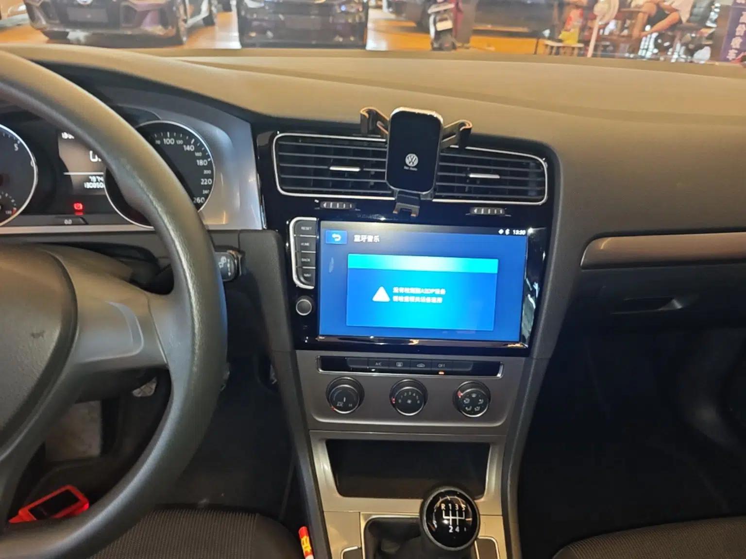 Volkswagen Golf 2016 1.6L Manual Fashion Edition — миниатюра 20