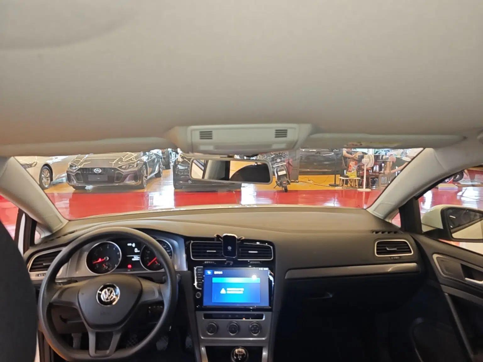 Volkswagen Golf 2016 1.6L Manual Fashion Edition — миниатюра 26