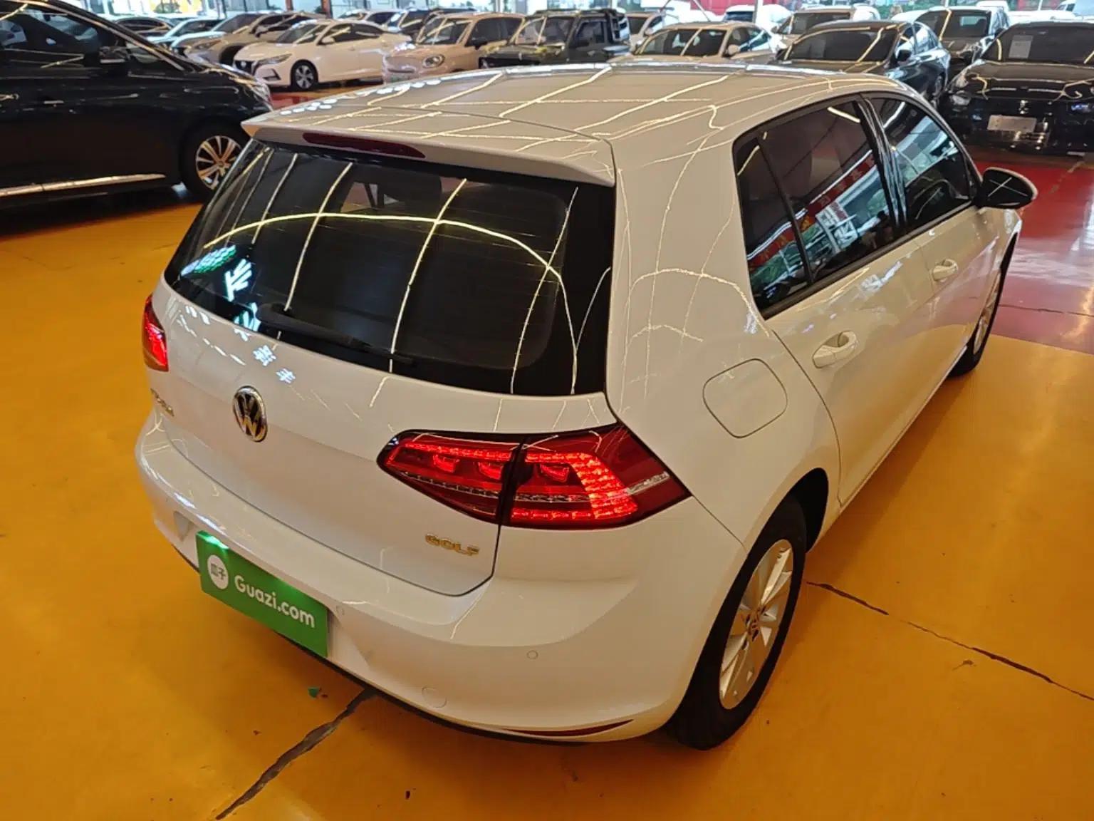 Volkswagen Golf 2016 1.6L Manual Fashion Edition — миниатюра 6