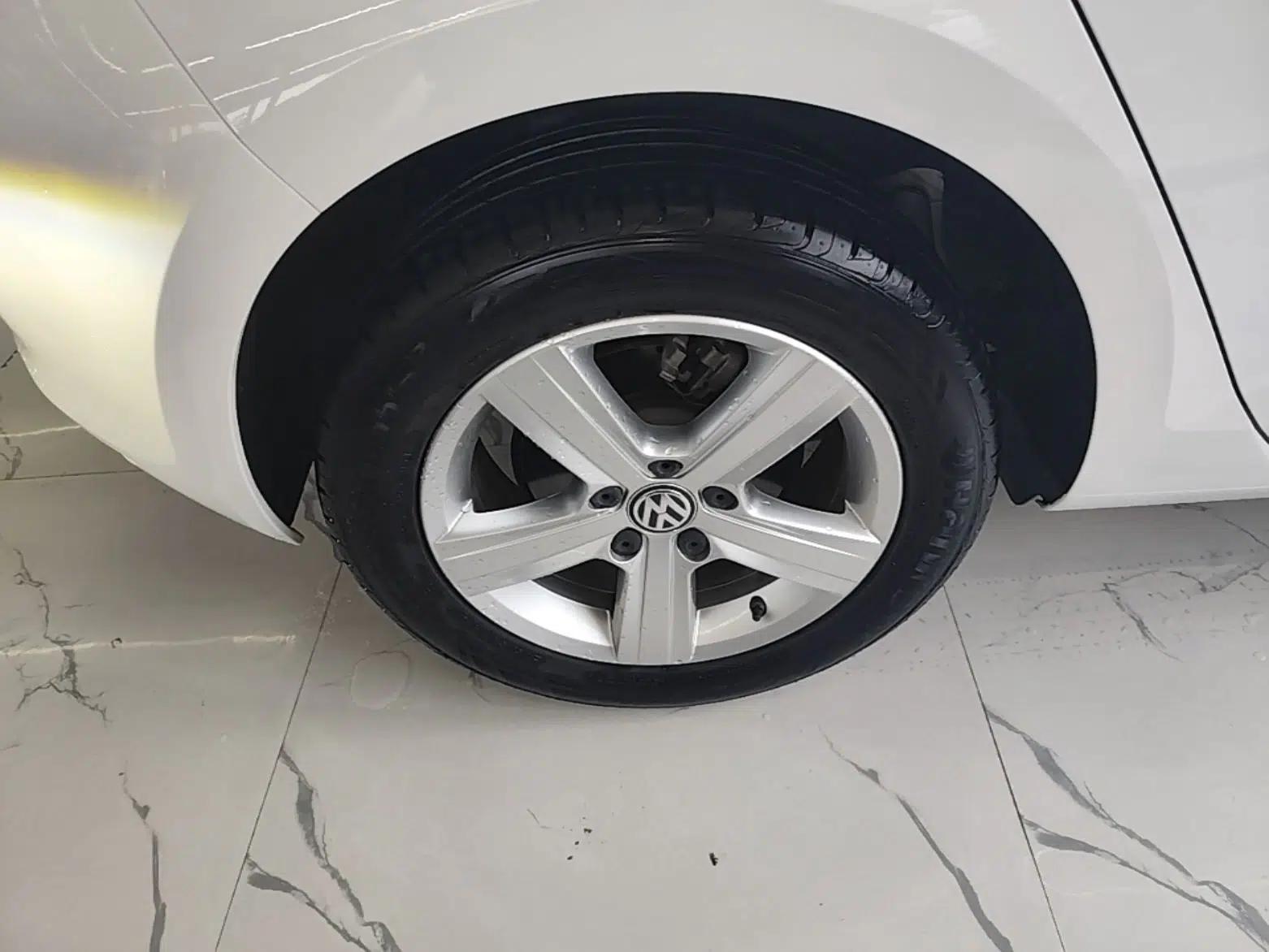 Volkswagen Golf 2015 1.6L Automatic Comfort Model — миниатюра 11