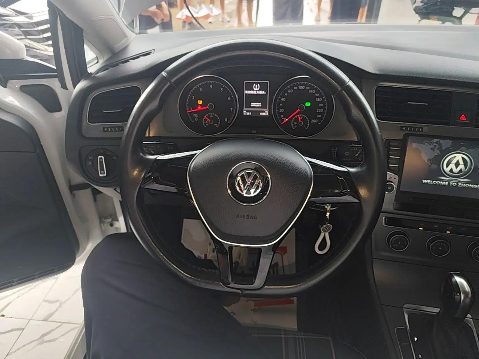 Volkswagen Golf 2015 1.6L Automatic Comfort Model — миниатюра 13
