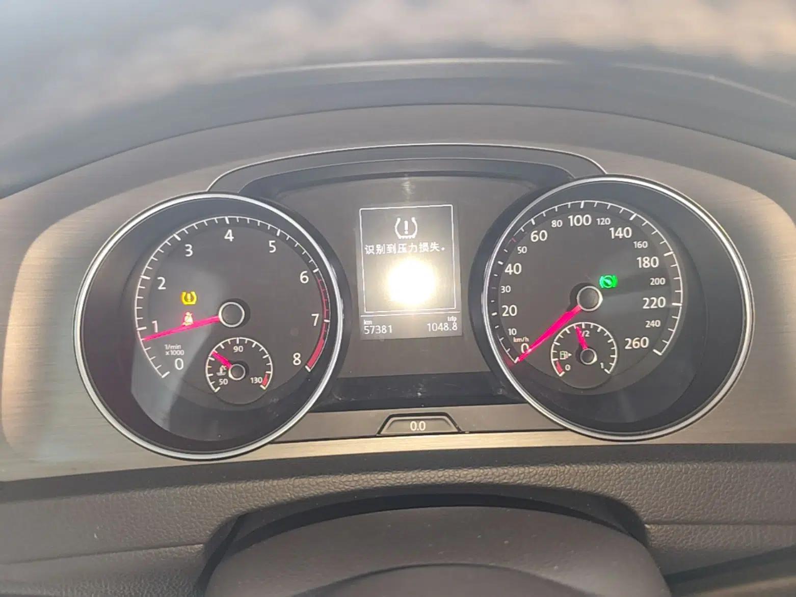 Volkswagen Golf 2015 1.6L Automatic Comfort Model — миниатюра 14
