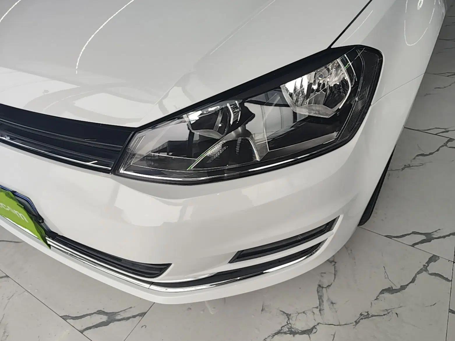Volkswagen Golf 2015 1.6L Automatic Comfort Model — миниатюра 8