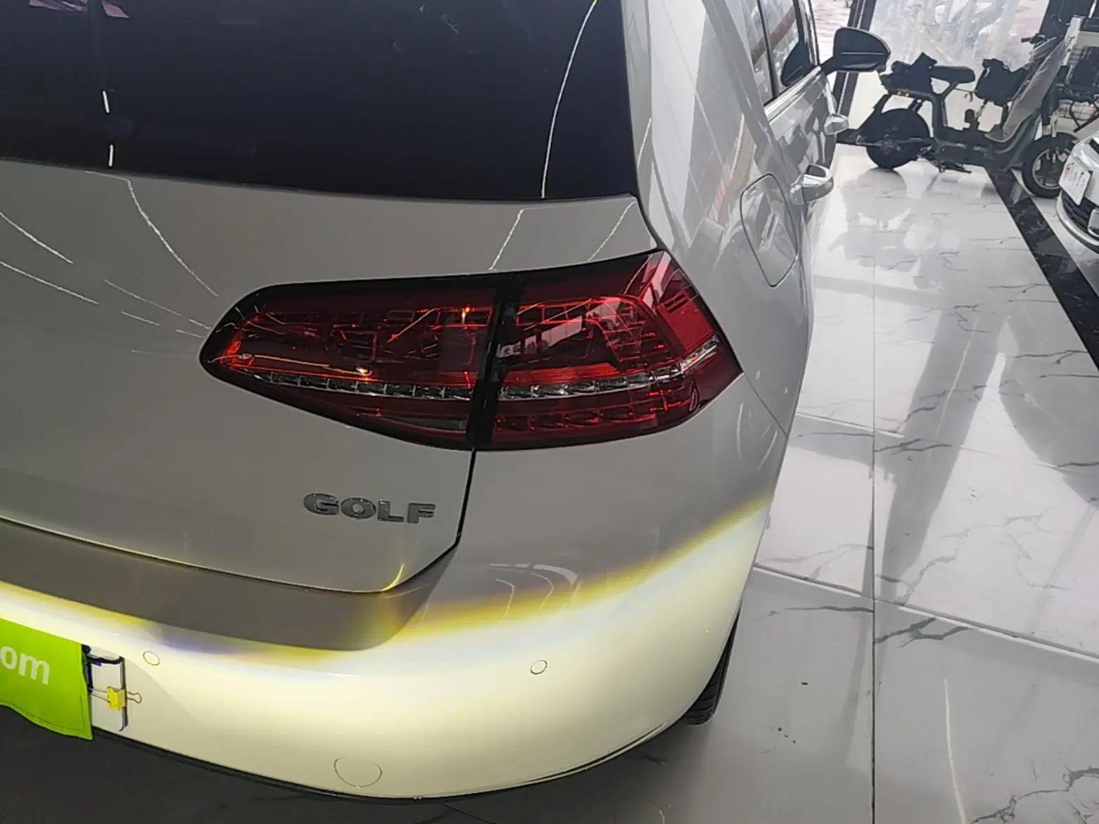 Volkswagen Golf 2015 1.6L Automatic Comfort Model — миниатюра 9