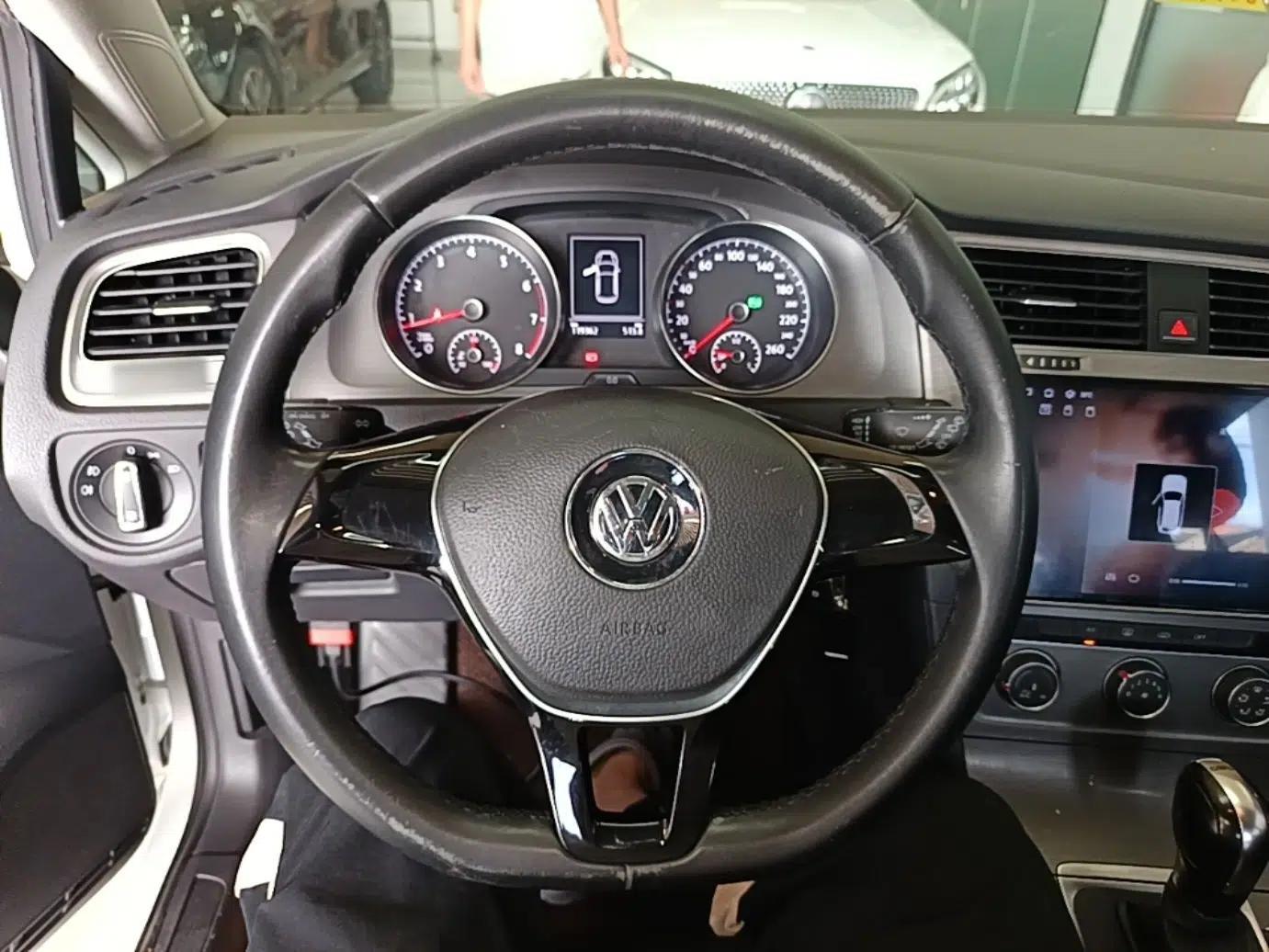 Volkswagen Golf 2015 1.4TSI Automatic Comfort Model — миниатюра 13
