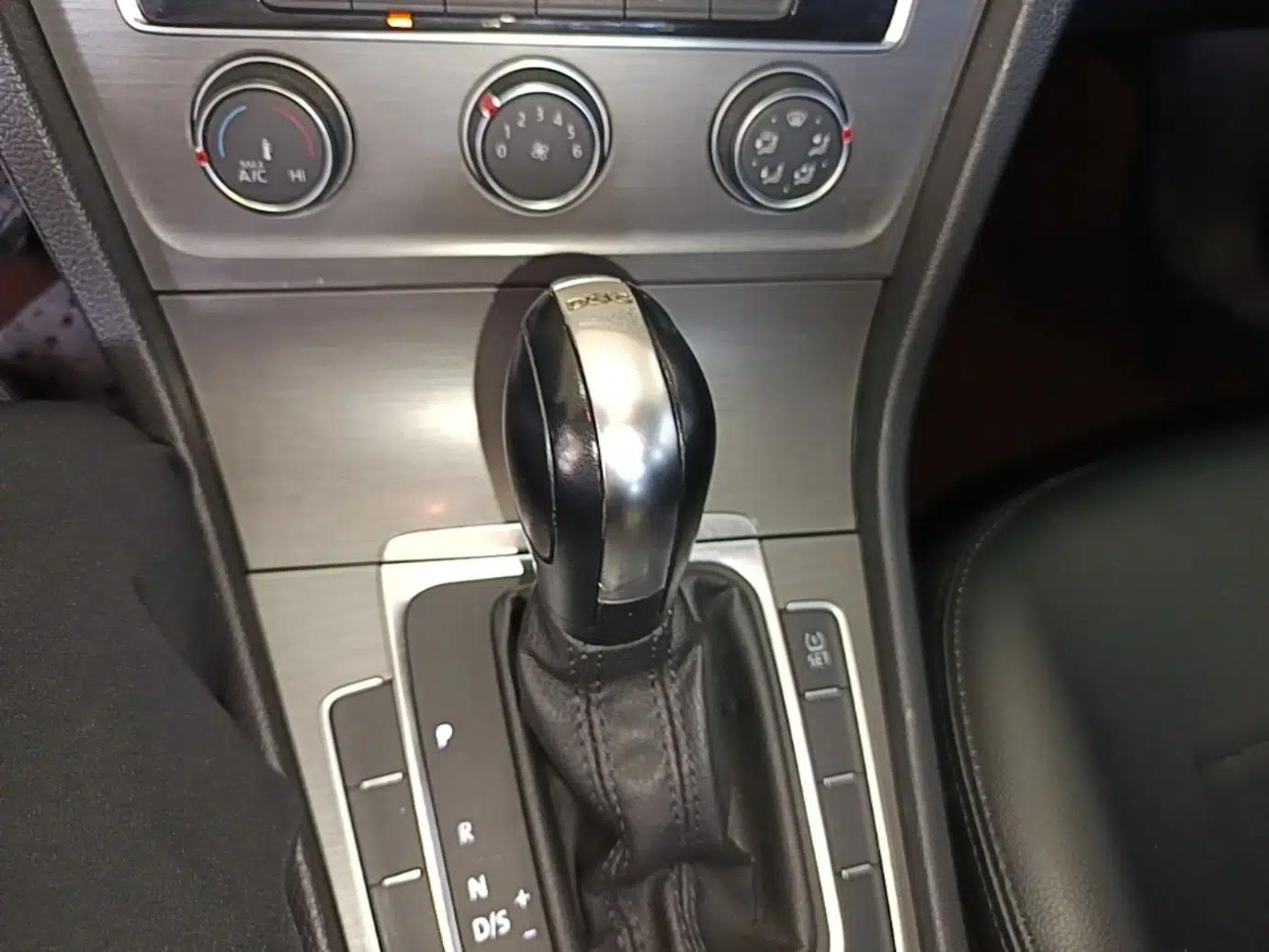 Volkswagen Golf 2015 1.4TSI Automatic Comfort Model — миниатюра 16