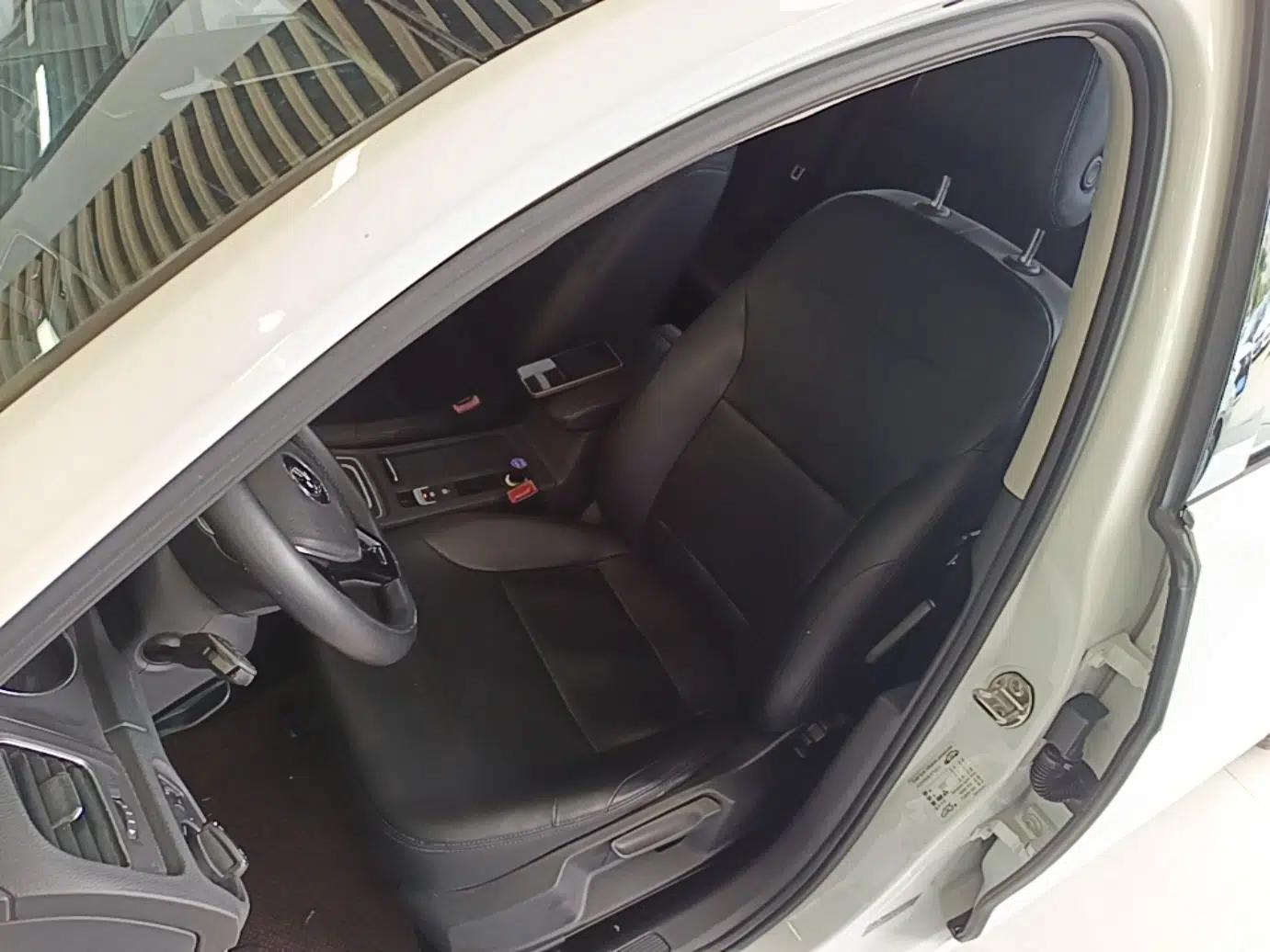 Volkswagen Golf 2015 1.4TSI Automatic Comfort Model — миниатюра 17