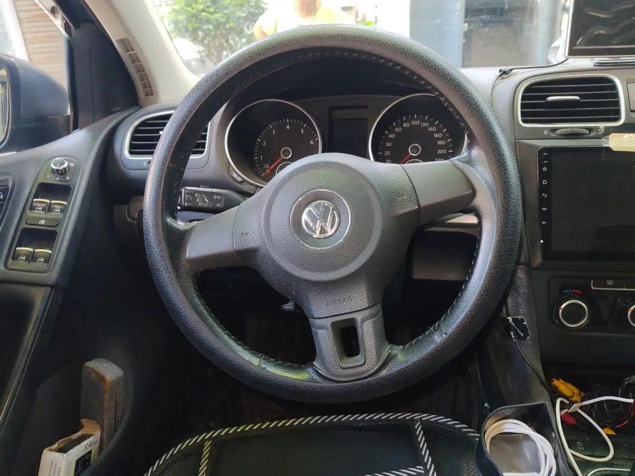 Volkswagen Golf 2012 1.6 Manual Fashion Edition — миниатюра 10