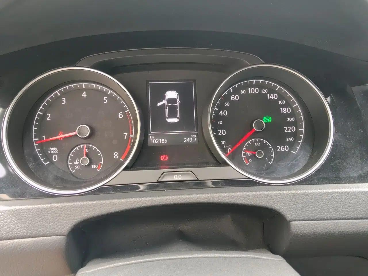 Volkswagen Golf 2016 1.4TSI Automatic R-Line — миниатюра 11