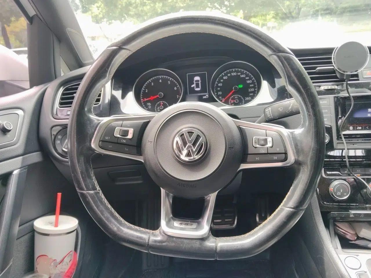 Volkswagen Golf 2016 1.4TSI Automatic R-Line — миниатюра 10