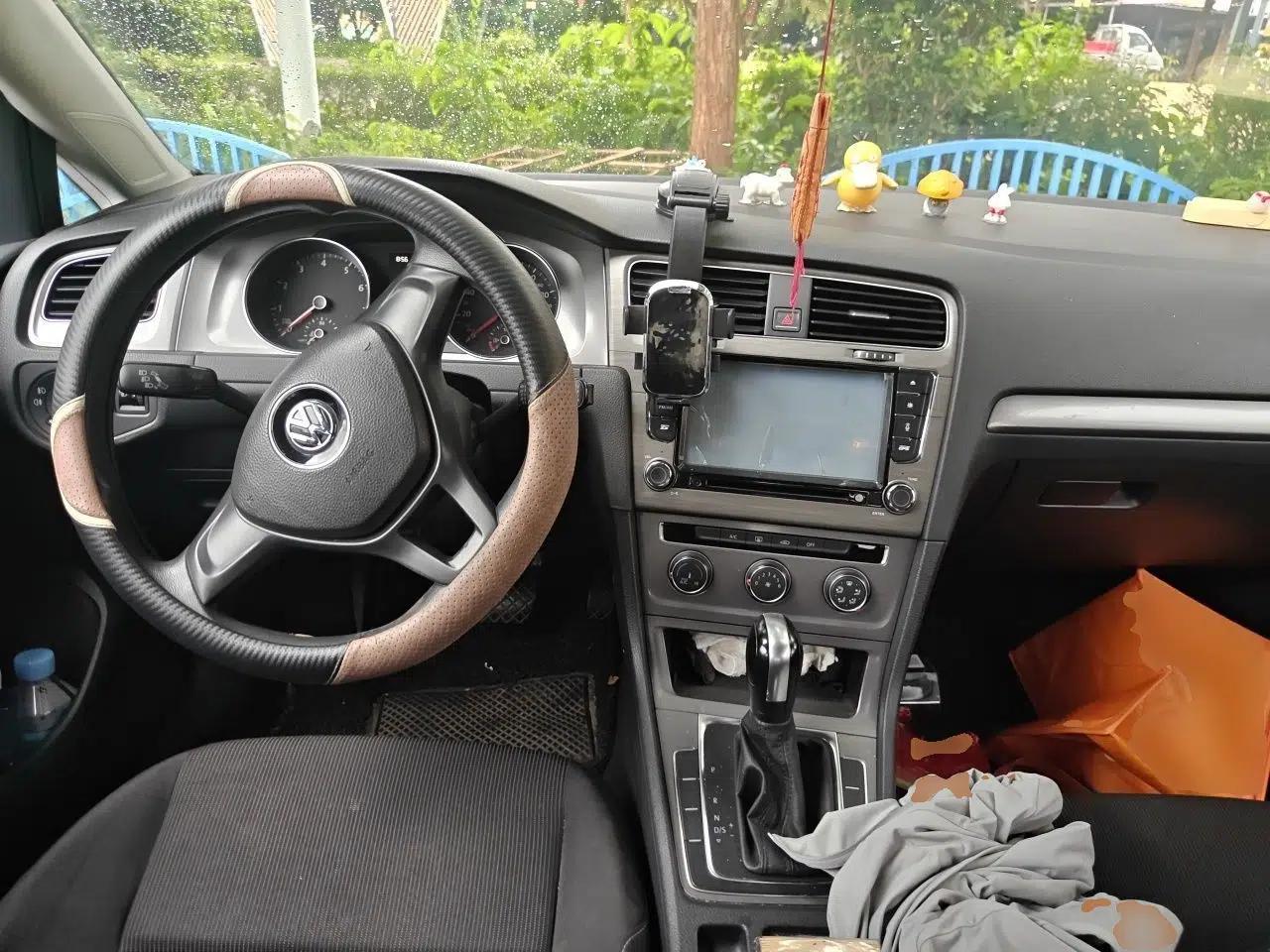 Volkswagen Golf 2014 1.6L Automatic Fashion Model — миниатюра 9