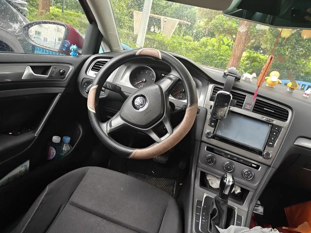 Volkswagen Golf 2014 1.6L Automatic Fashion Model — миниатюра 10