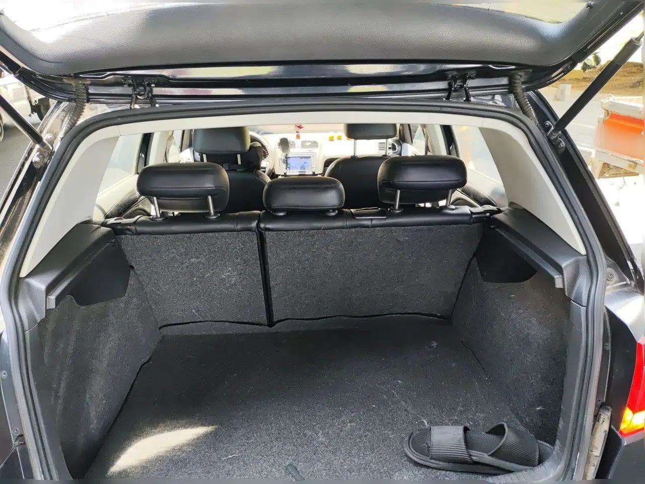 Volkswagen Golf 2012 1.6L Automatic Comfort Model — миниатюра 19