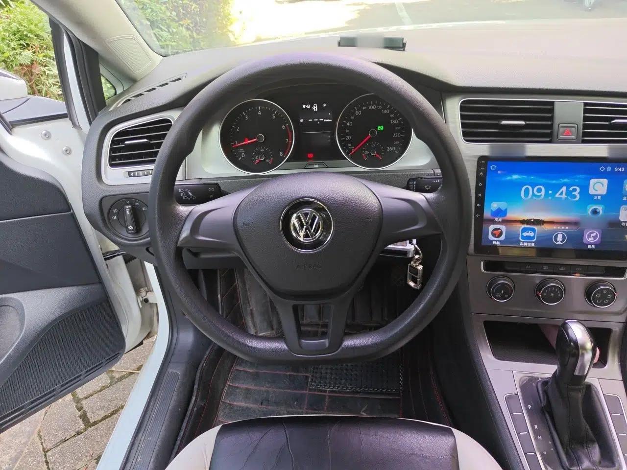 Volkswagen Golf 2016 1.6L Automatic Fashion Model — миниатюра 10