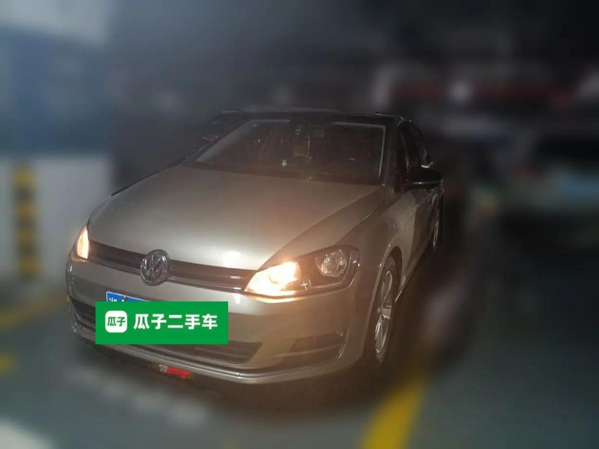 Volkswagen Golf 2017 1.6L Automatic Comfort Million-Vehicle Anniversary Edition — миниатюра 1