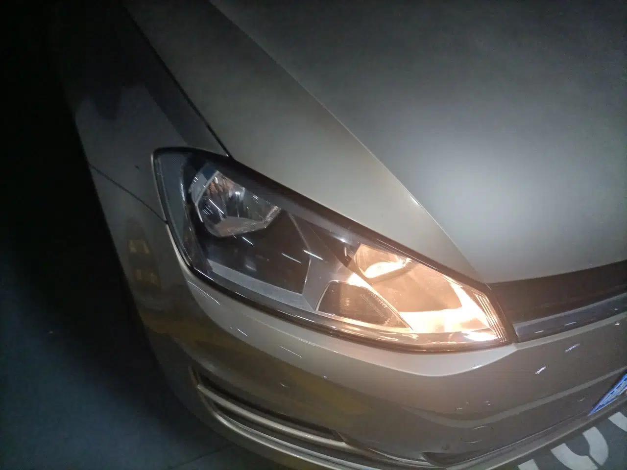 Volkswagen Golf 2017 1.6L Automatic Comfort Million-Vehicle Anniversary Edition — миниатюра 7