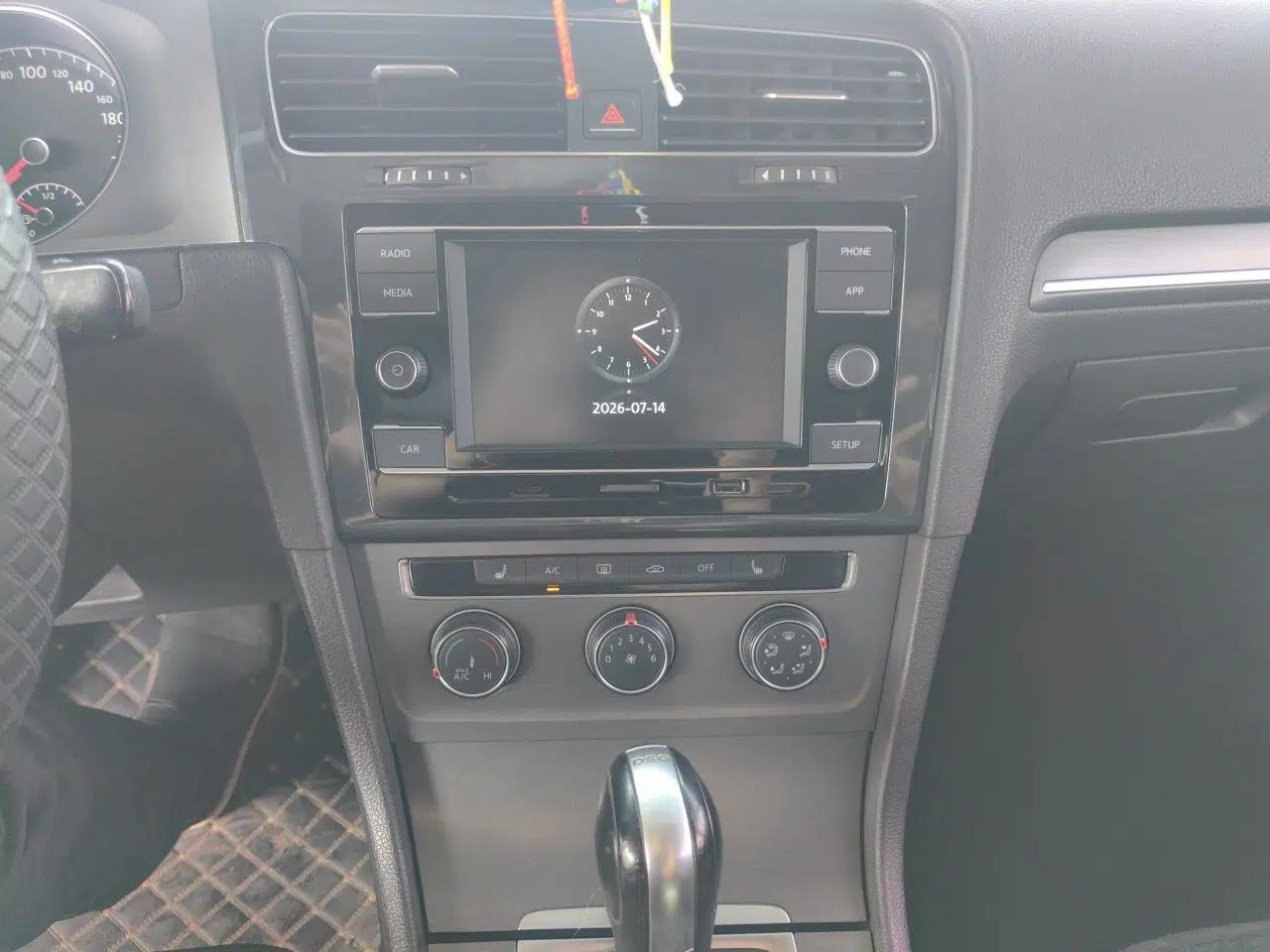 Volkswagen Golf 2014 1.4TSI Automatic Luxury Model — миниатюра 13