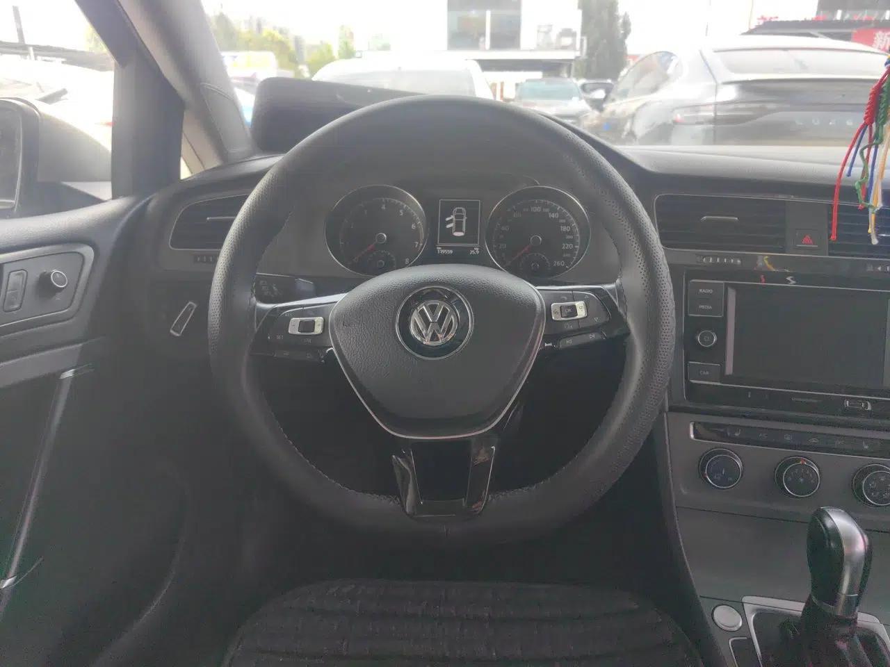 Volkswagen Golf 2014 1.4TSI Automatic Luxury Model — миниатюра 10
