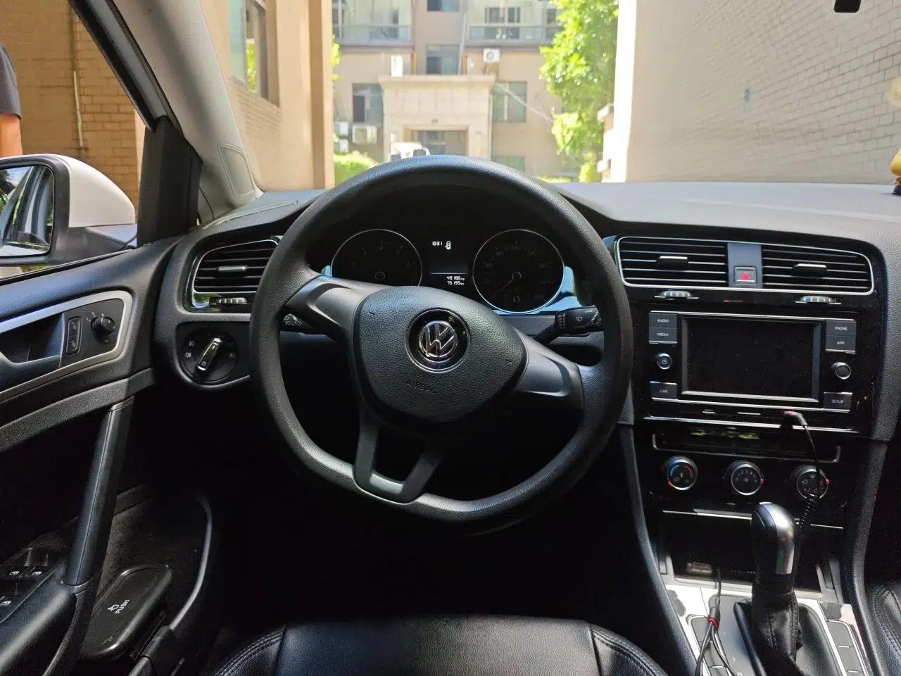 Volkswagen Golf 2018 1.6L Automatic Fashion Model — миниатюра 10