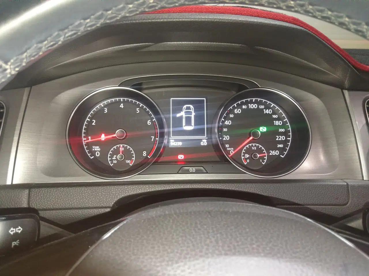 Volkswagen Golf 2014 1.6L Automatic Fashion Model — миниатюра 11