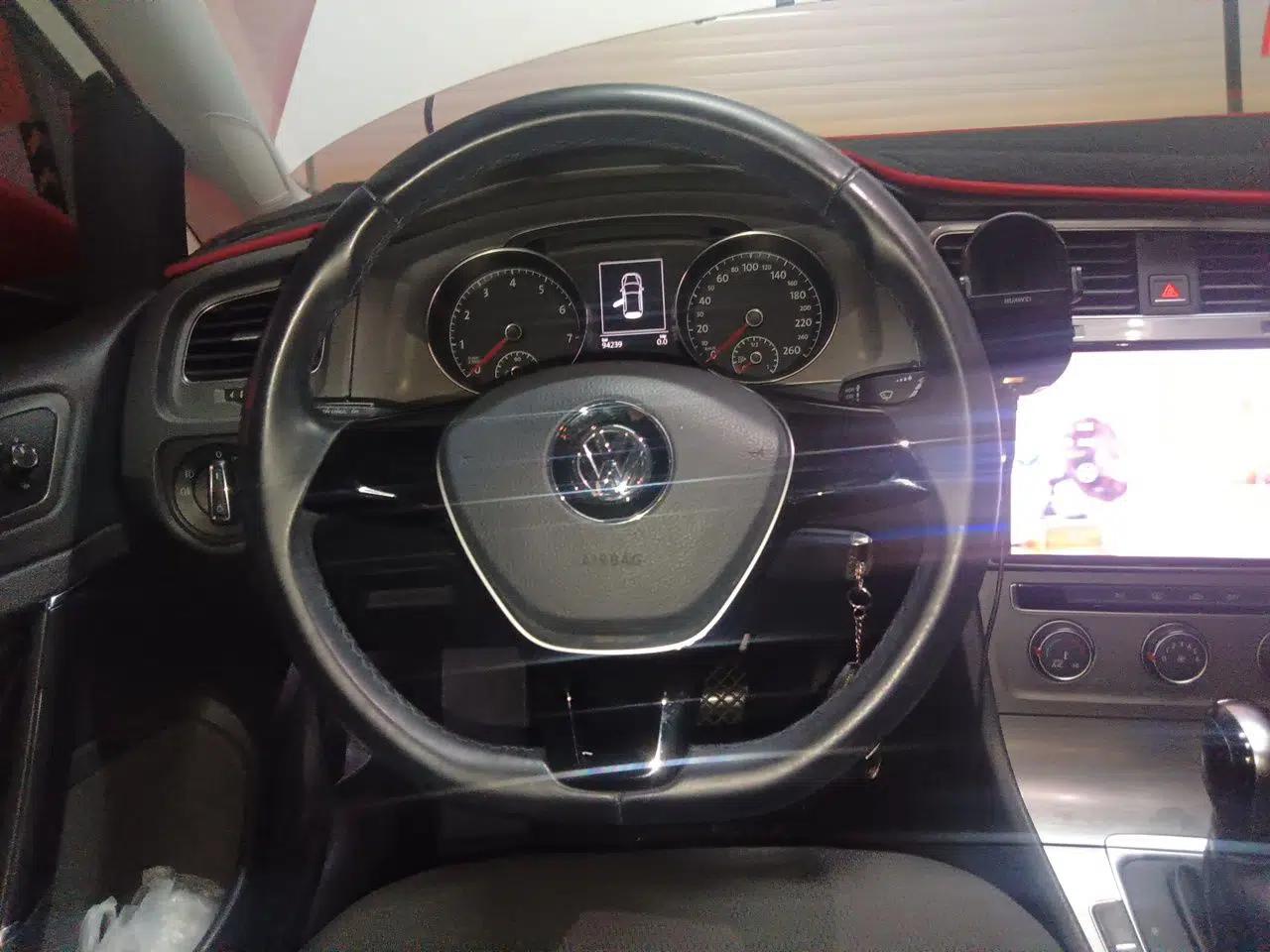 Volkswagen Golf 2014 1.6L Automatic Fashion Model — миниатюра 10