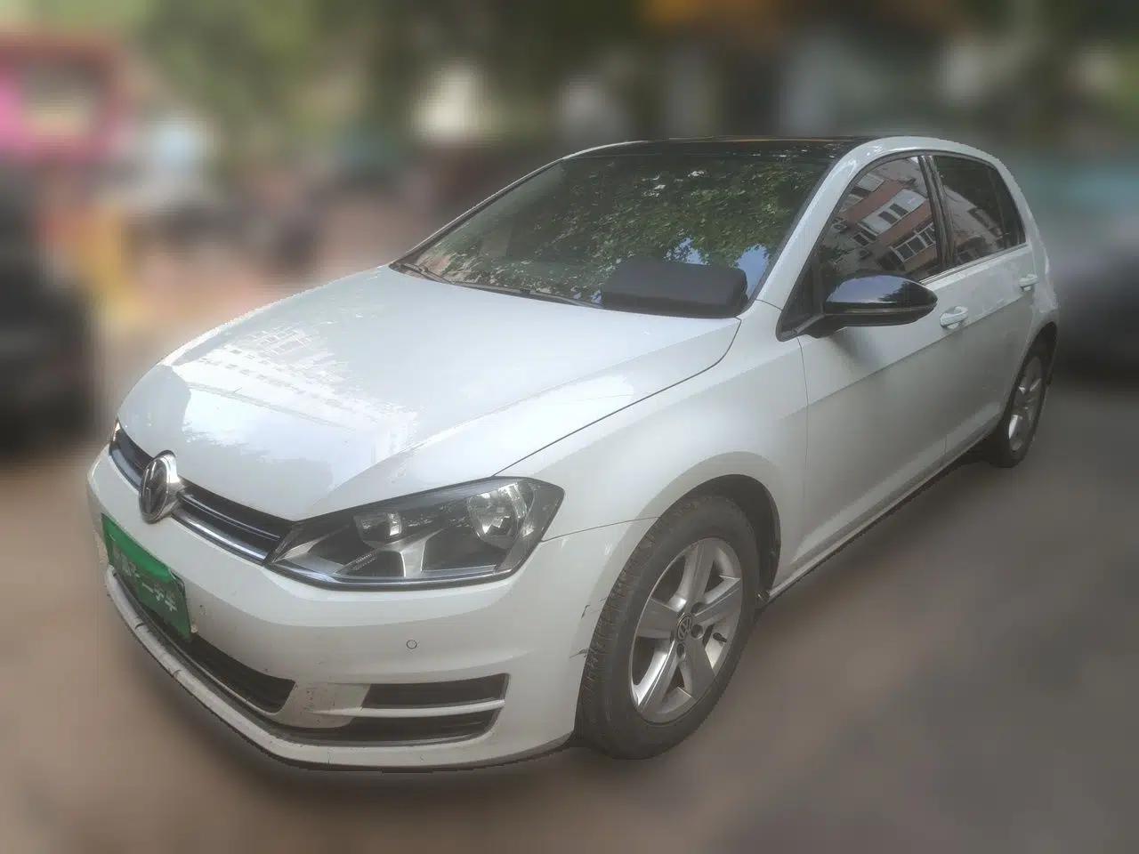 Volkswagen Golf 2017 230TSI Automatic Comfort Edition – Celebrating Milestone of One Million Units — миниатюра 1