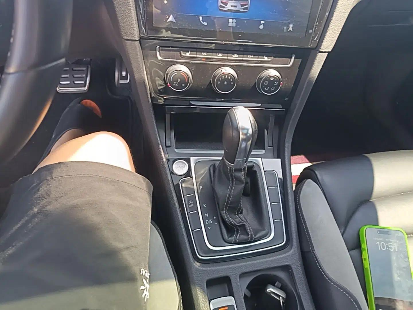 Volkswagen Golf 2018 280TSI Automatic R-Line Model — миниатюра 16