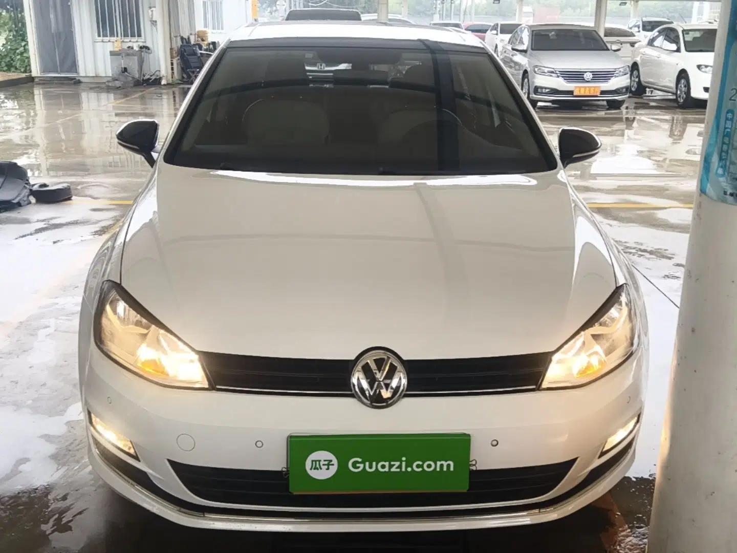 Volkswagen Golf 2017 230TSI Automatic Luxury Million-Vehicle Commemorative Edition — миниатюра 2