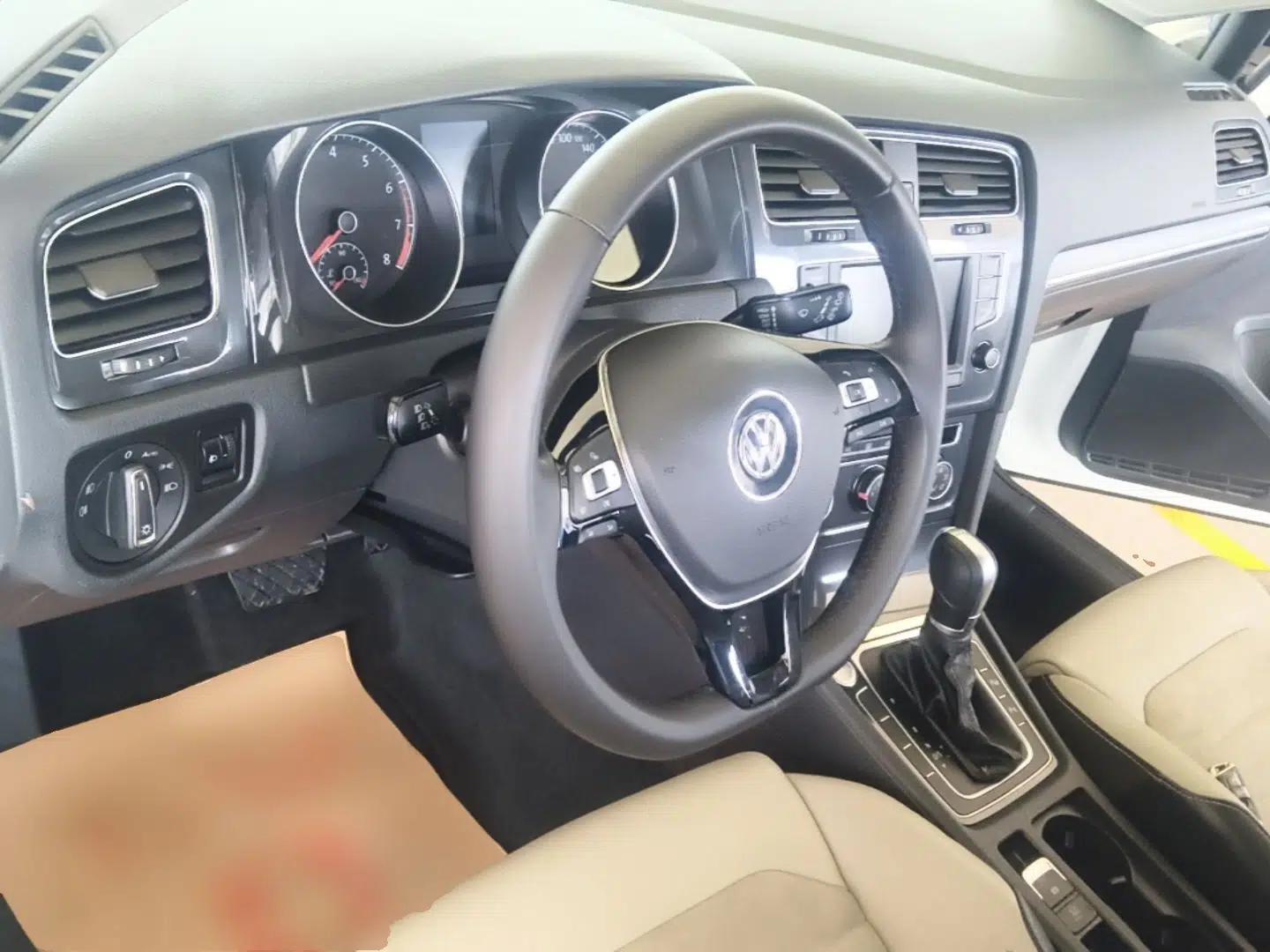 Volkswagen Golf 2017 230TSI Automatic Luxury Million-Vehicle Commemorative Edition — миниатюра 12