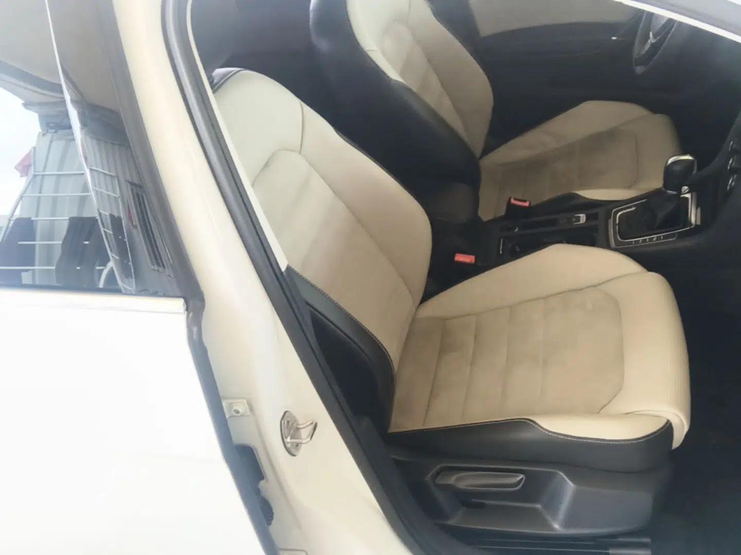 Volkswagen Golf 2017 230TSI Automatic Luxury Million-Vehicle Commemorative Edition — миниатюра 19