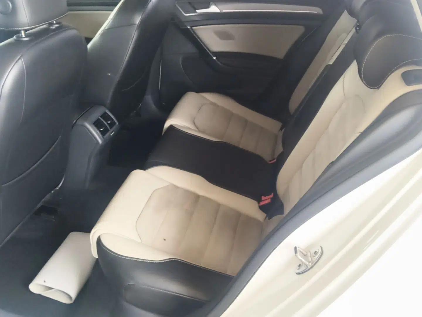 Volkswagen Golf 2017 230TSI Automatic Luxury Million-Vehicle Commemorative Edition — миниатюра 20