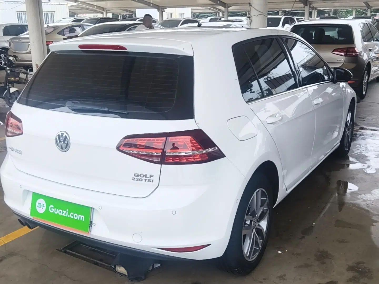 Volkswagen Golf 2017 230TSI Automatic Luxury Million-Vehicle Commemorative Edition — миниатюра 6