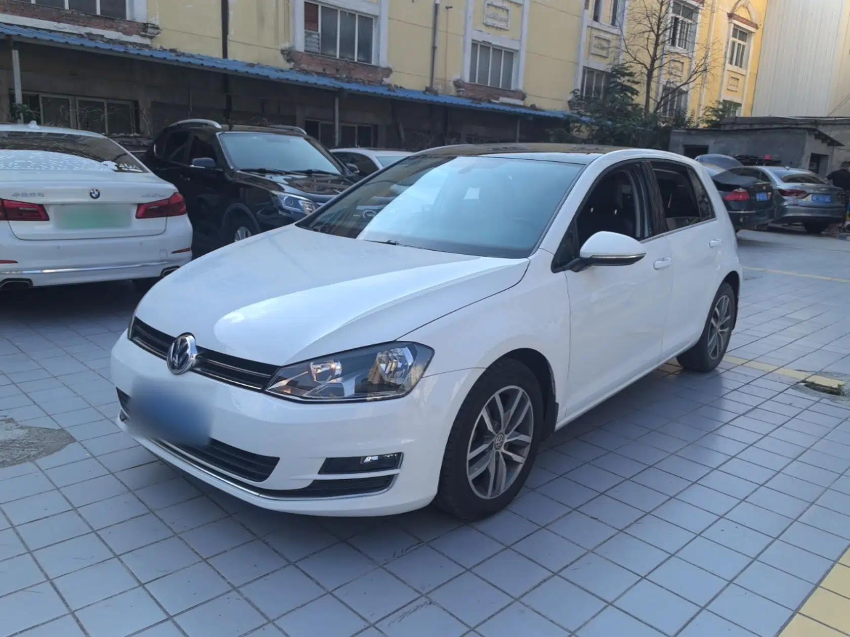 Volkswagen Golf 2016 230TSI Automatic Luxury Version — миниатюра 1