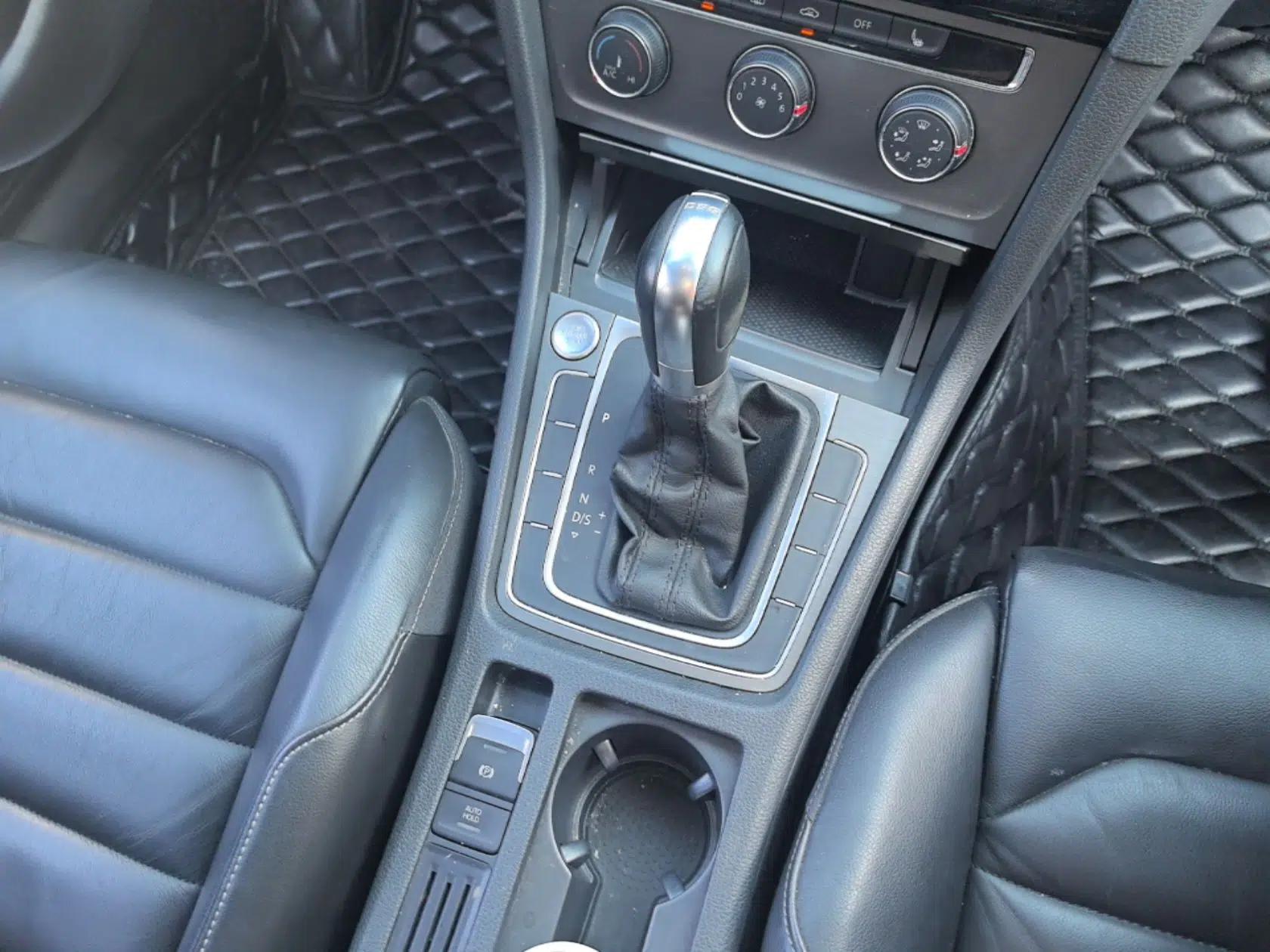 Volkswagen Golf 2016 230TSI Automatic Luxury Version — миниатюра 16