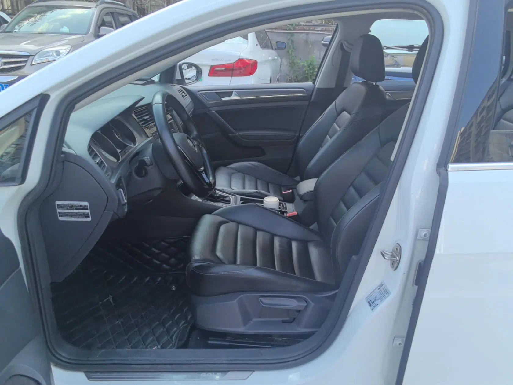 Volkswagen Golf 2016 230TSI Automatic Luxury Version — миниатюра 17