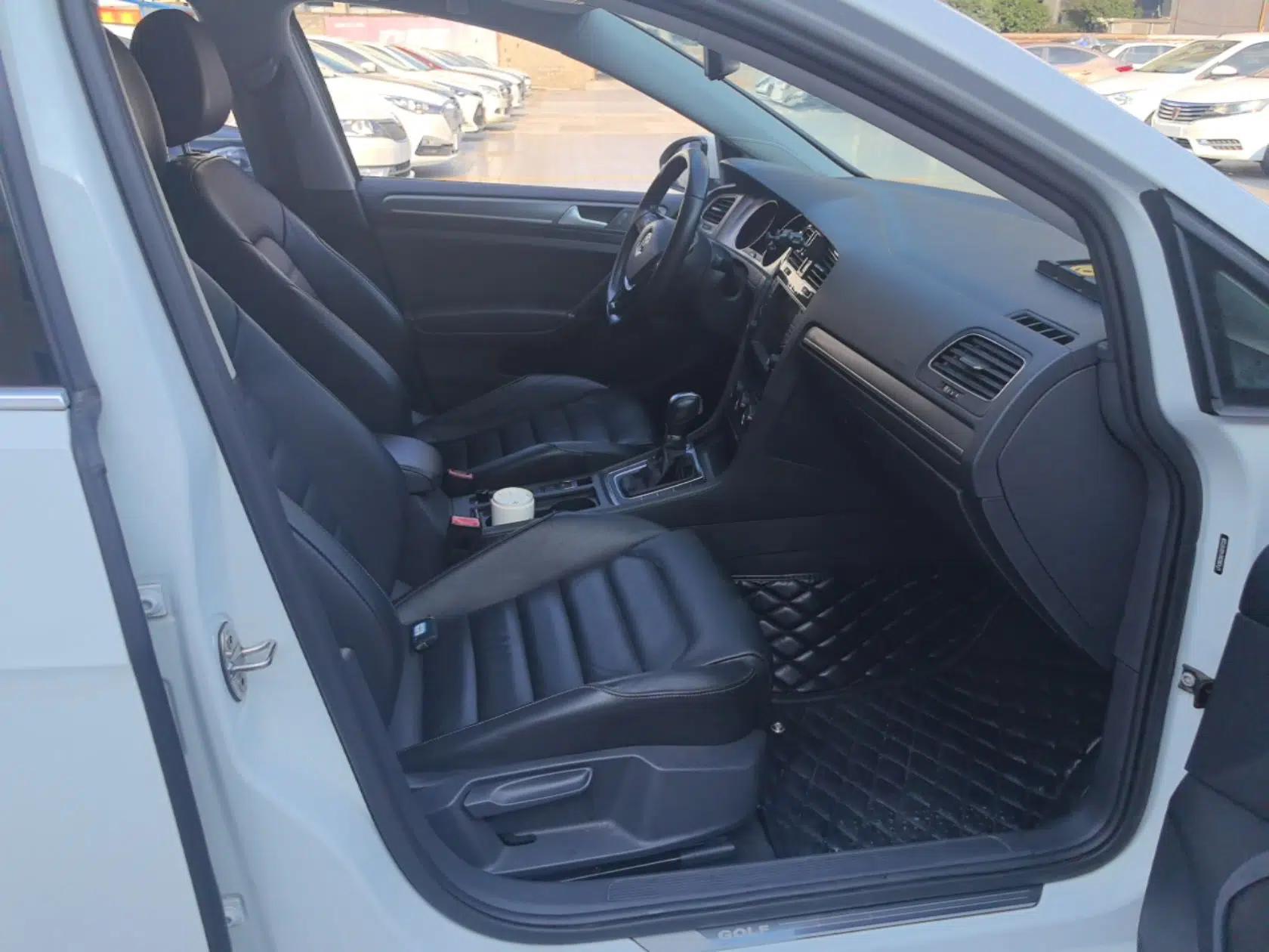 Volkswagen Golf 2016 230TSI Automatic Luxury Version — миниатюра 19