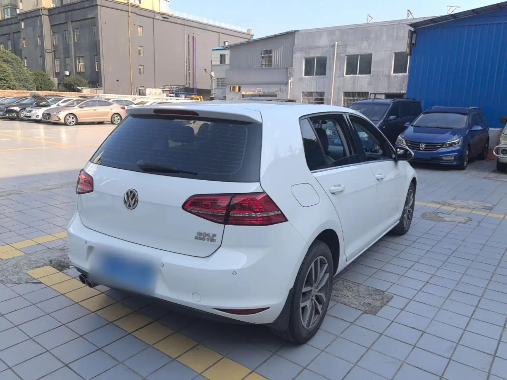 Volkswagen Golf 2016 230TSI Automatic Luxury Version — миниатюра 6