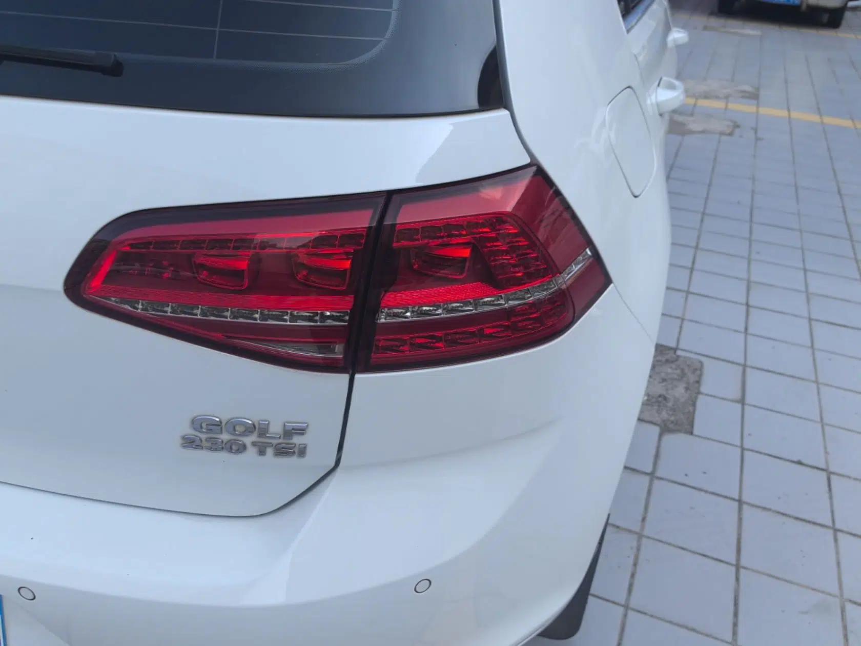 Volkswagen Golf 2016 230TSI Automatic Luxury Version — миниатюра 9