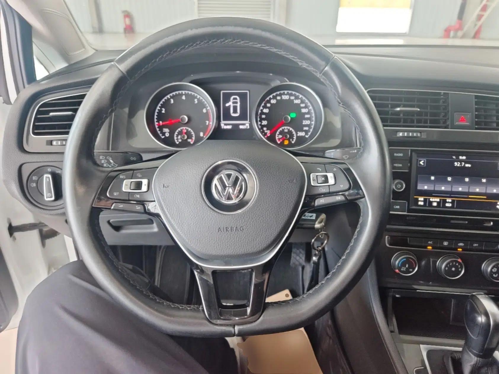 Volkswagen Golf 2018 230TSI Automatic Comfort Model — миниатюра 13