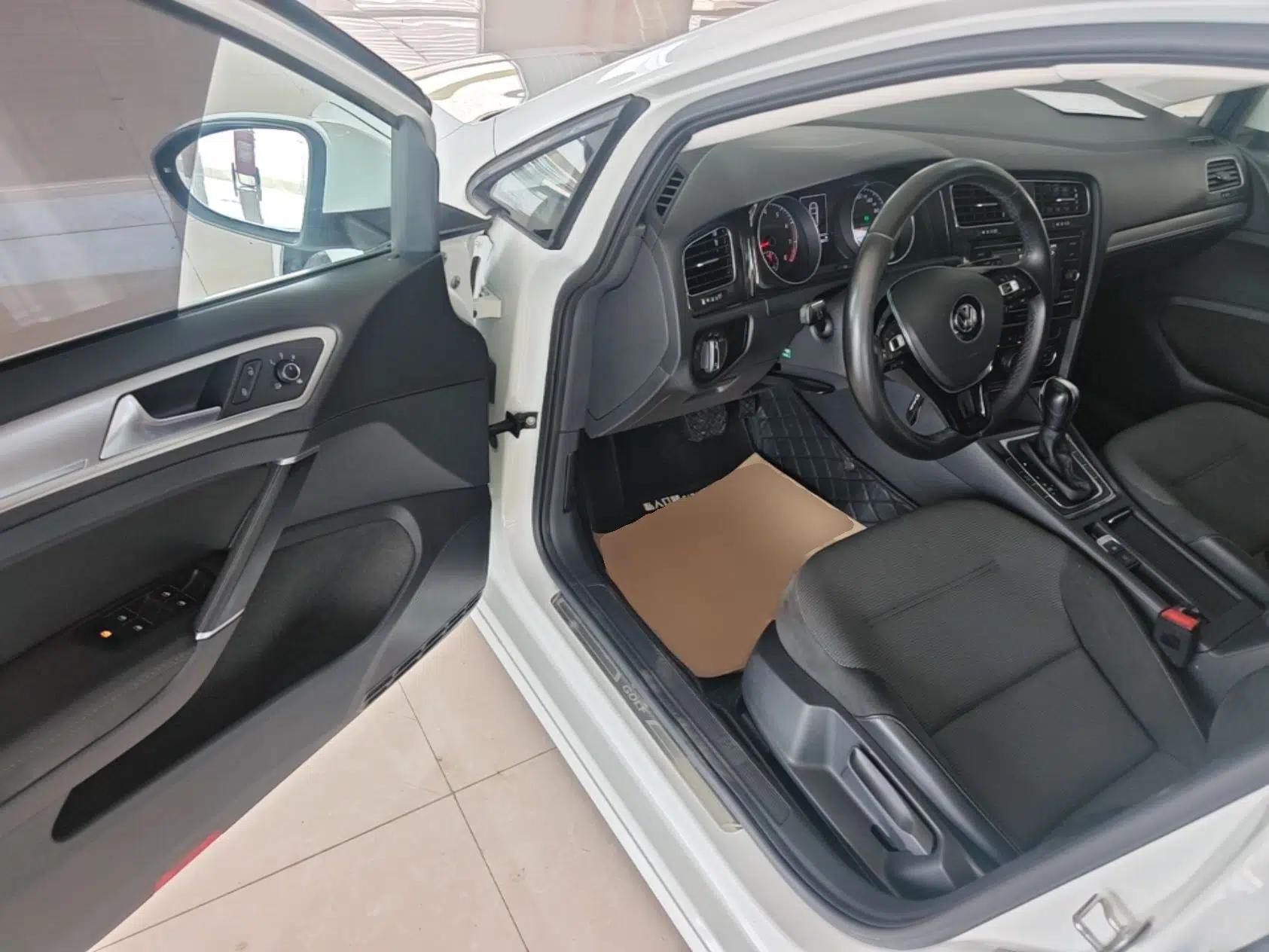 Volkswagen Golf 2018 230TSI Automatic Comfort Model — миниатюра 18