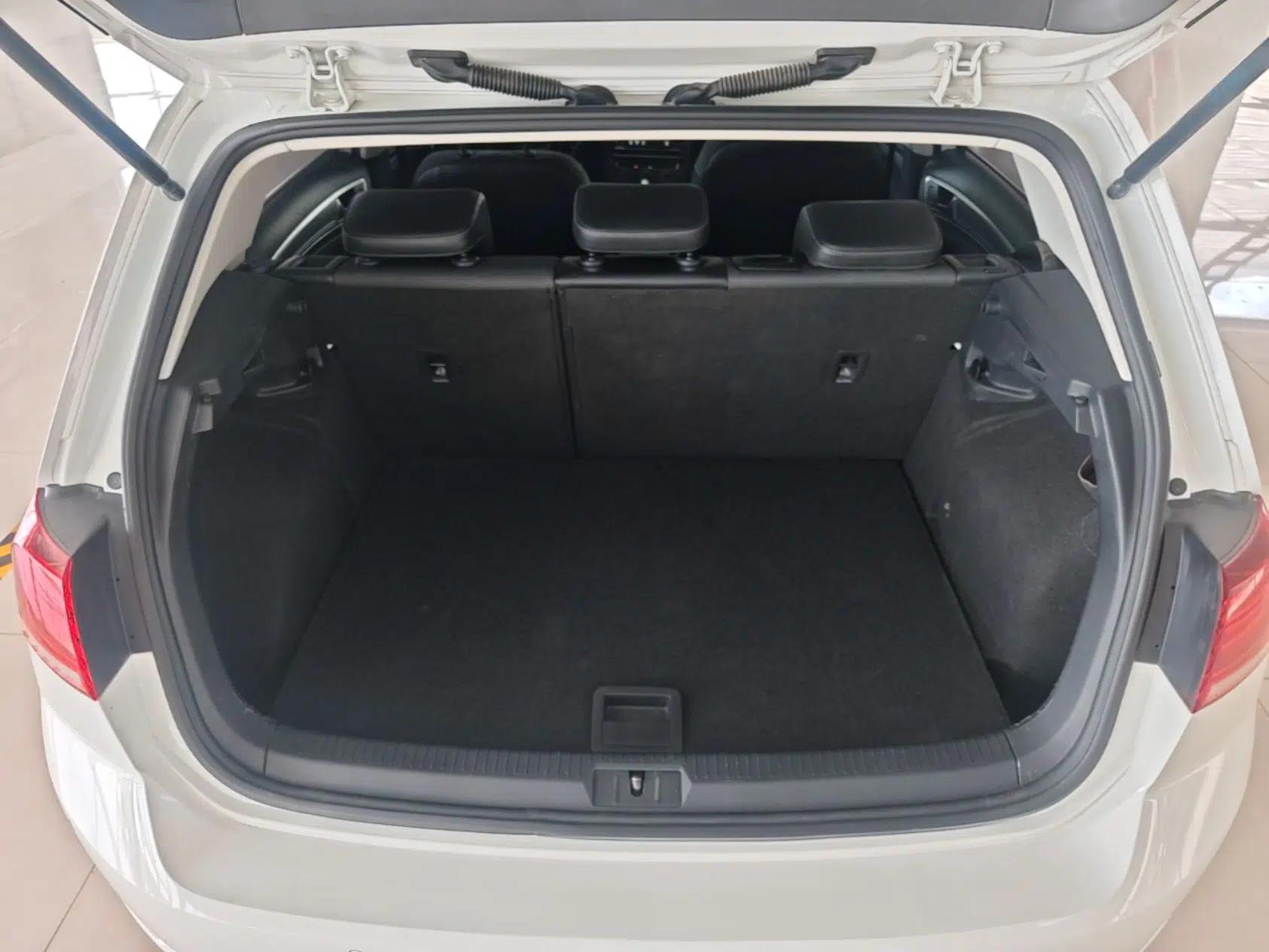 Volkswagen Golf 2018 230TSI Automatic Comfort Model — миниатюра 22