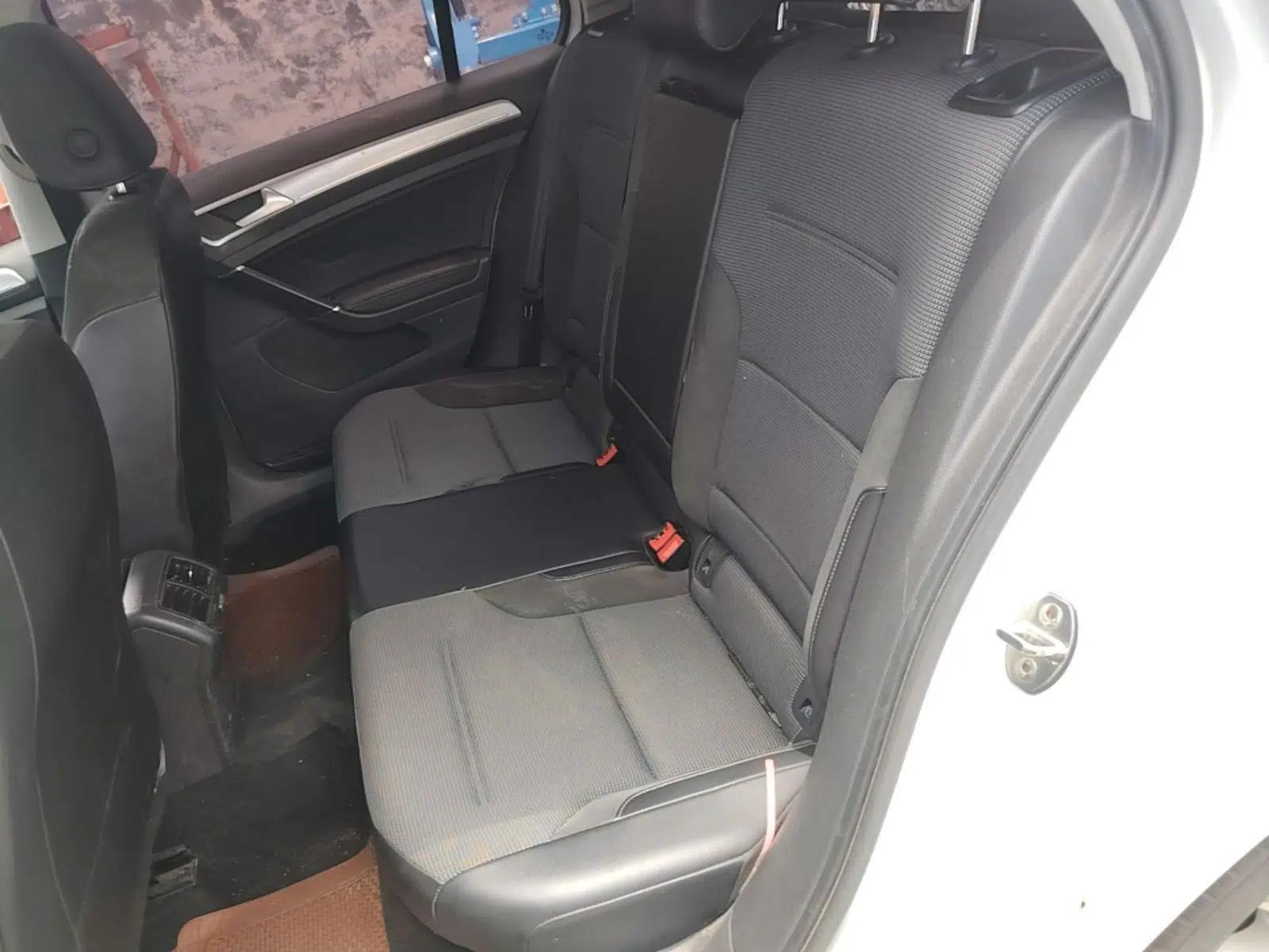Volkswagen Golf 2018 1.6L Automatic Comfort Model — миниатюра 20