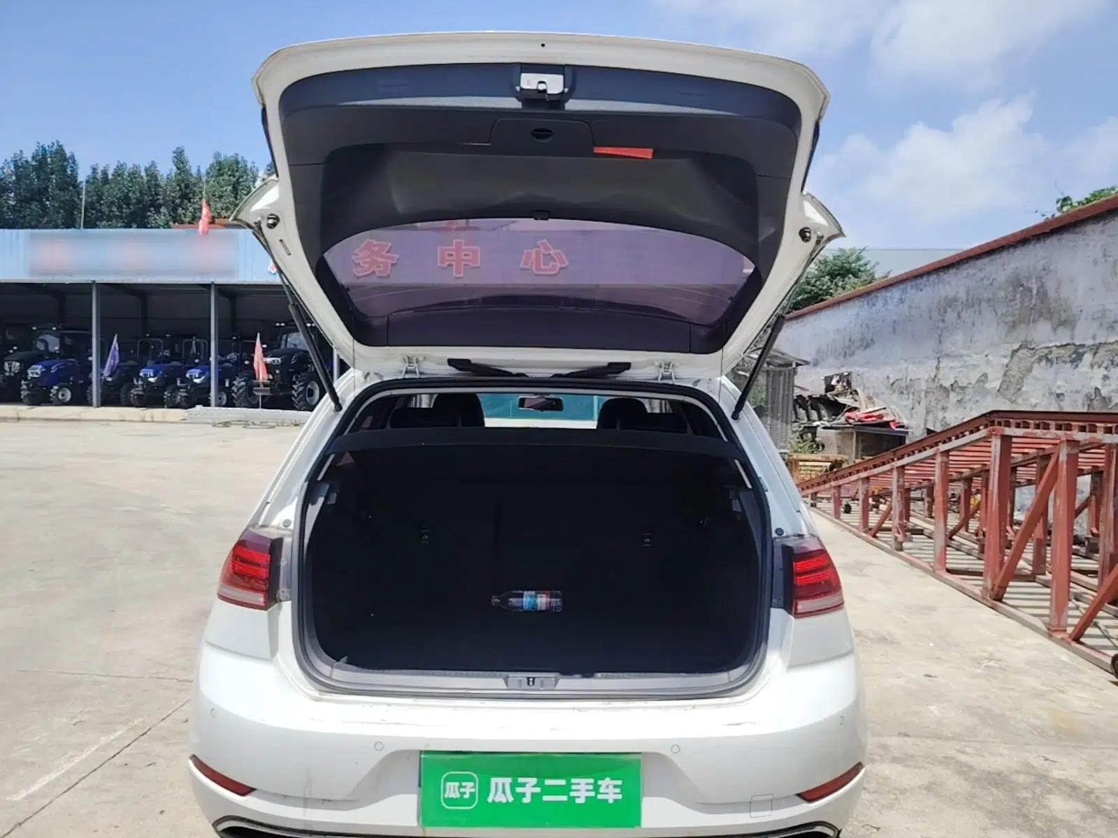 Volkswagen Golf 2018 1.6L Automatic Comfort Model — миниатюра 22