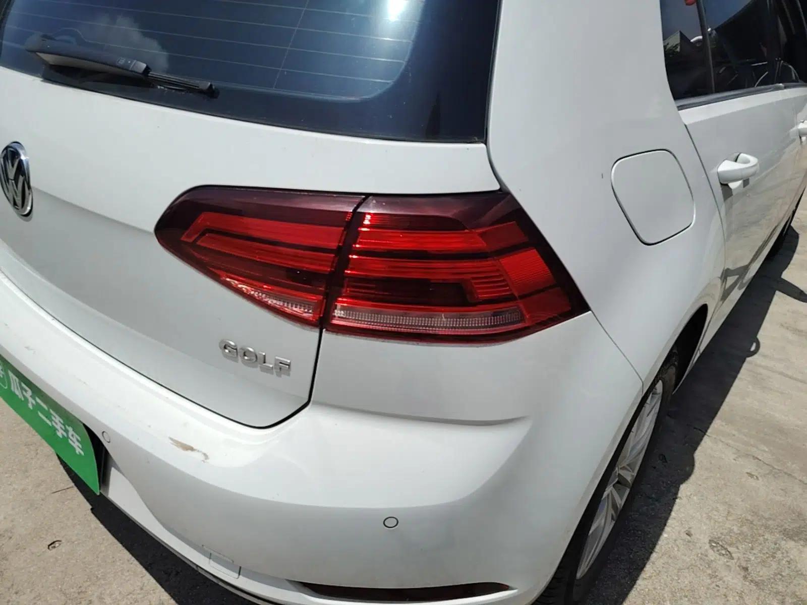 Volkswagen Golf 2018 1.6L Automatic Comfort Model — миниатюра 9